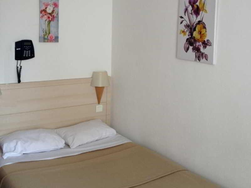 Hotel Vieille Tour Rouen Buitenkant foto